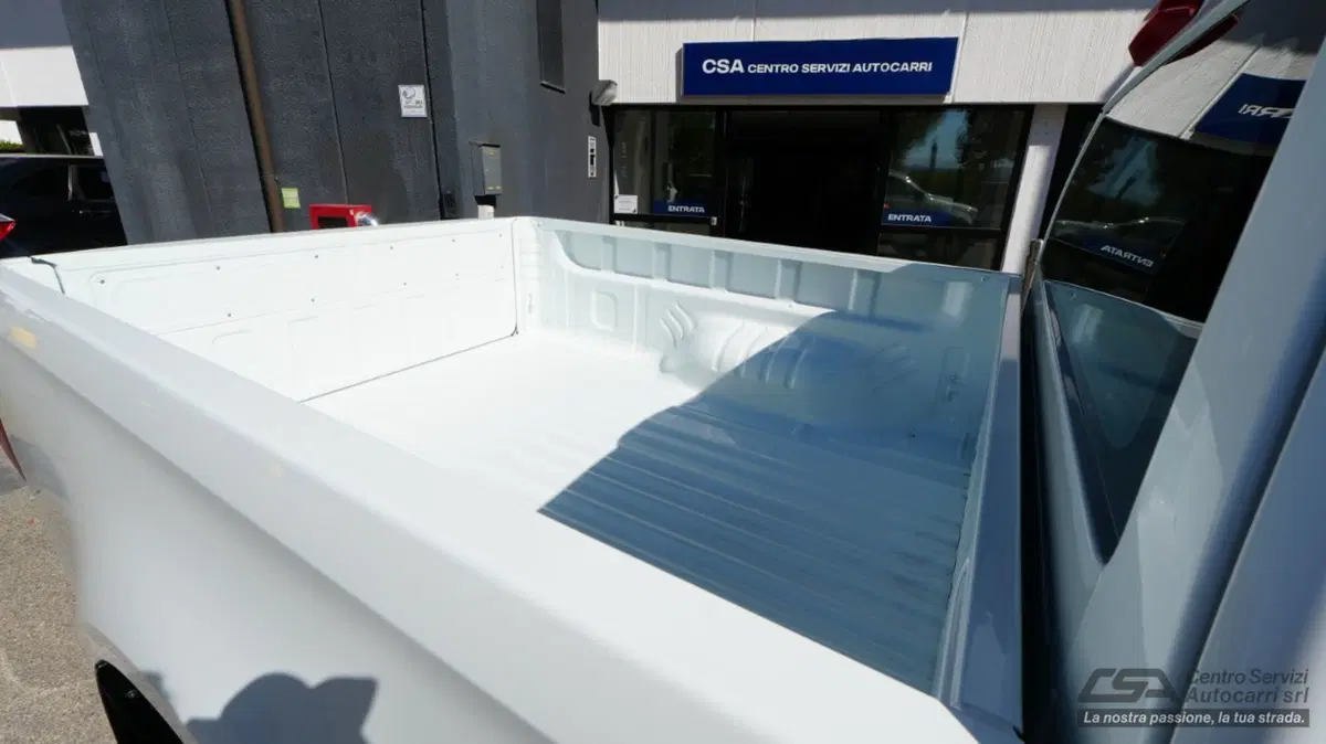Isuzu D-Max Pick-up nuova a Bologna (9)