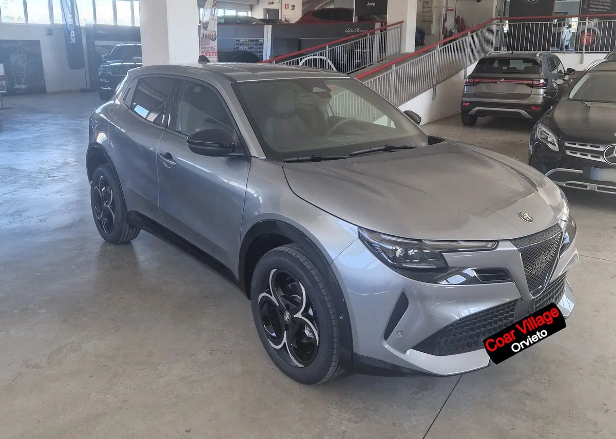 Alfa Romeo Junior nuova a Terni