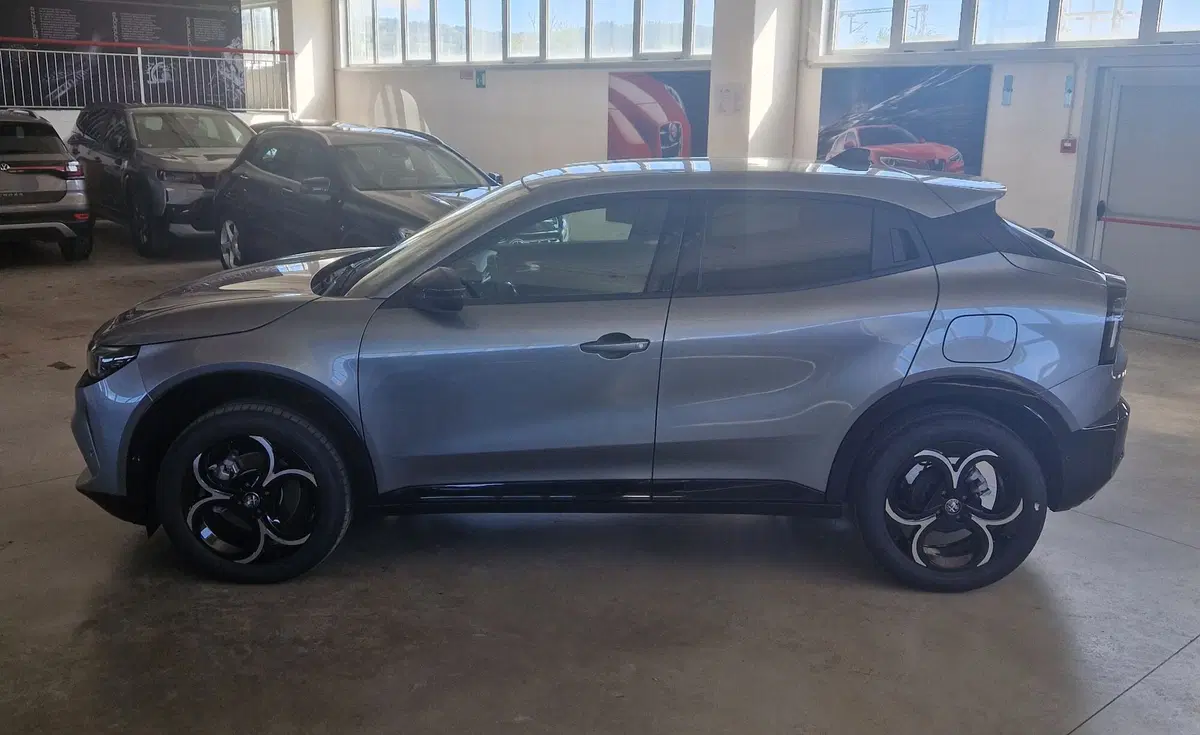 Alfa Romeo Junior nuova a Terni (3)