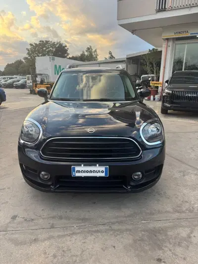 MINI Mini Countryman 2.0 Cooper D Business Countryman del 2020 usata a Parete