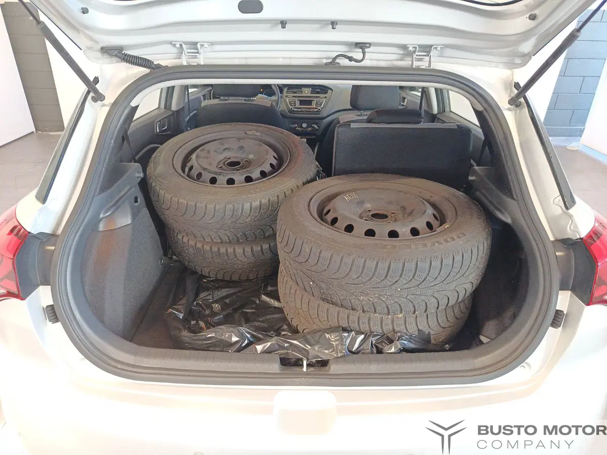 Hyundai i20 usata a Varese (9)