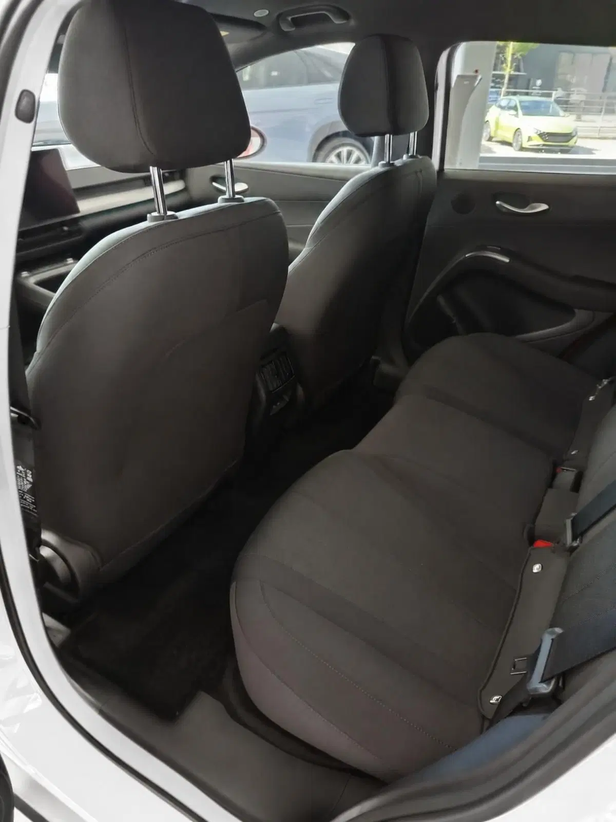 Byd Dolphin G DM-i nuova a Bologna (11)