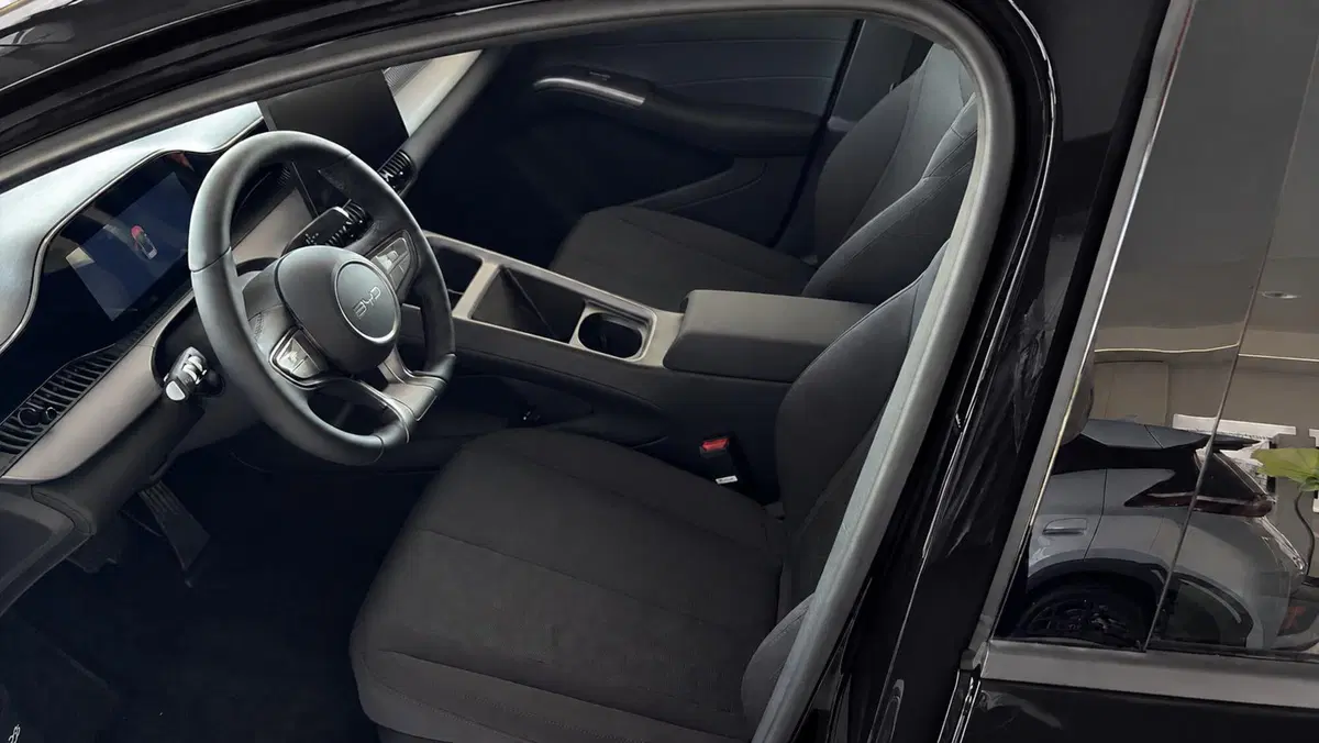 Byd Dolphin G DM-i nuova a Bologna (8)