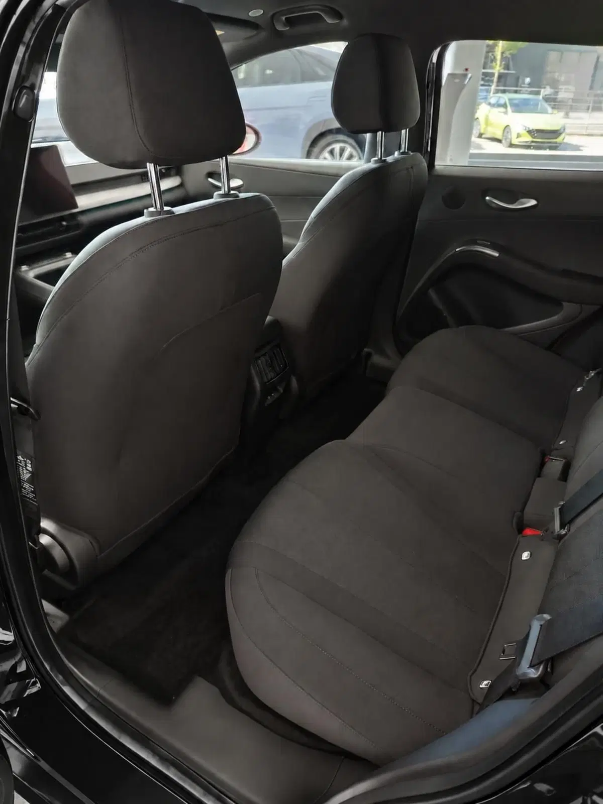 Byd Dolphin G DM-i nuova a Bologna (9)