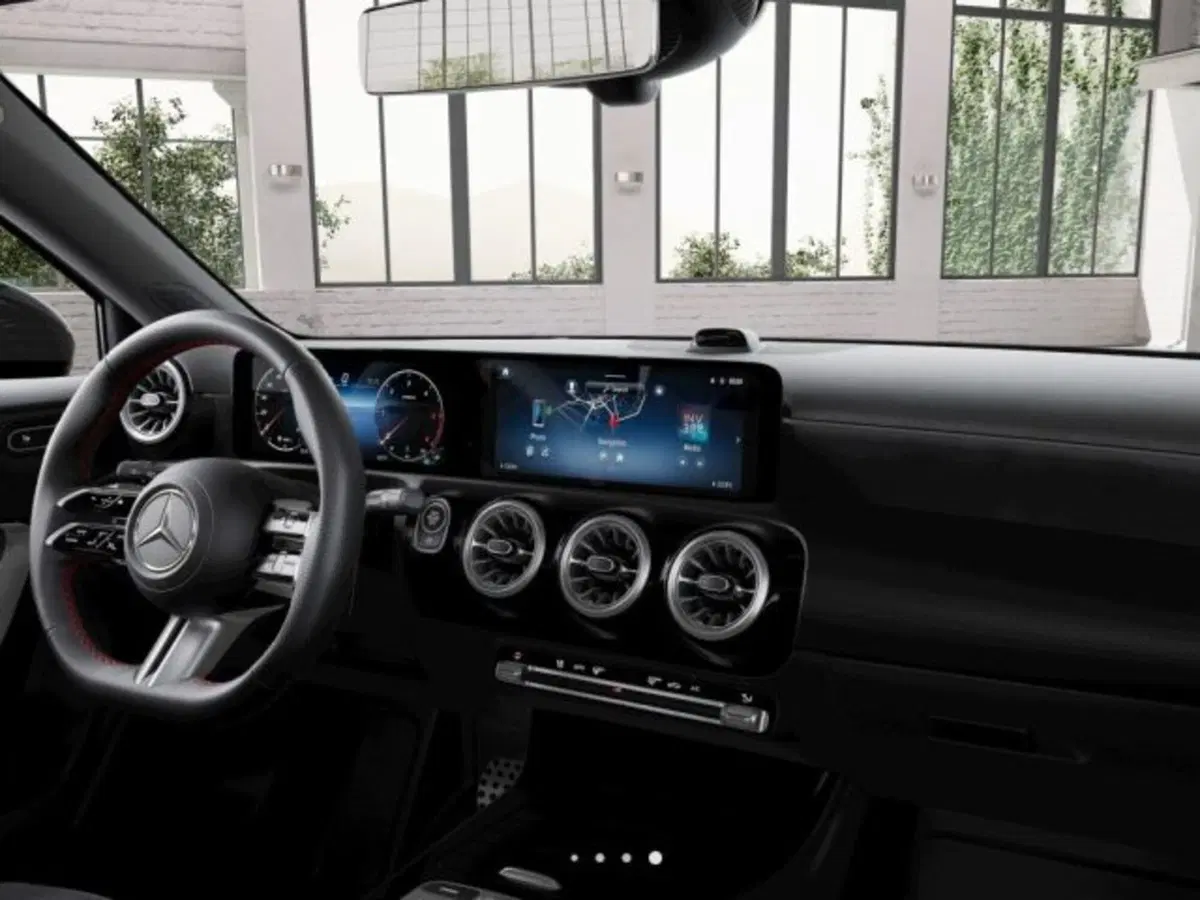 Mercedes-Benz Classe A Sedan nuova a Verona (5)
