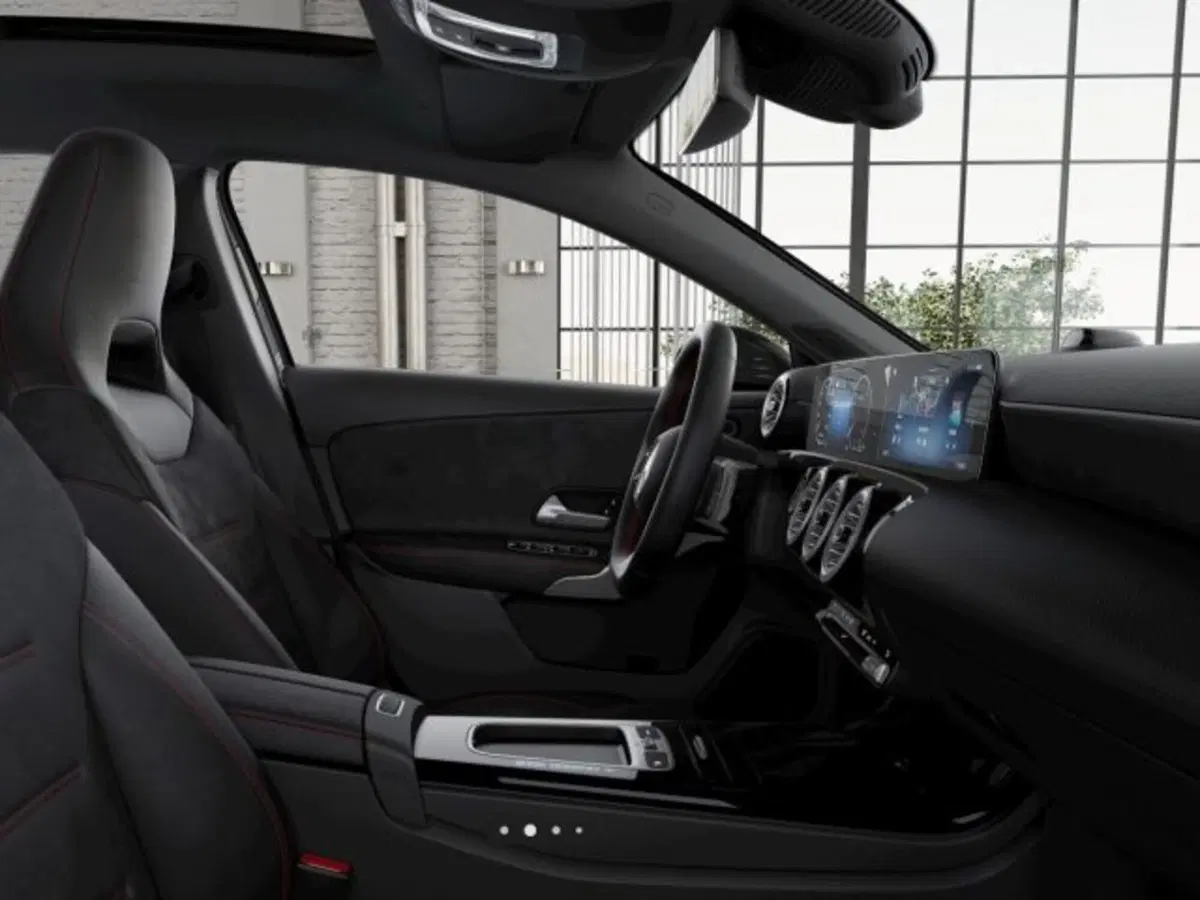 Mercedes-Benz Classe A Sedan nuova a Verona (7)