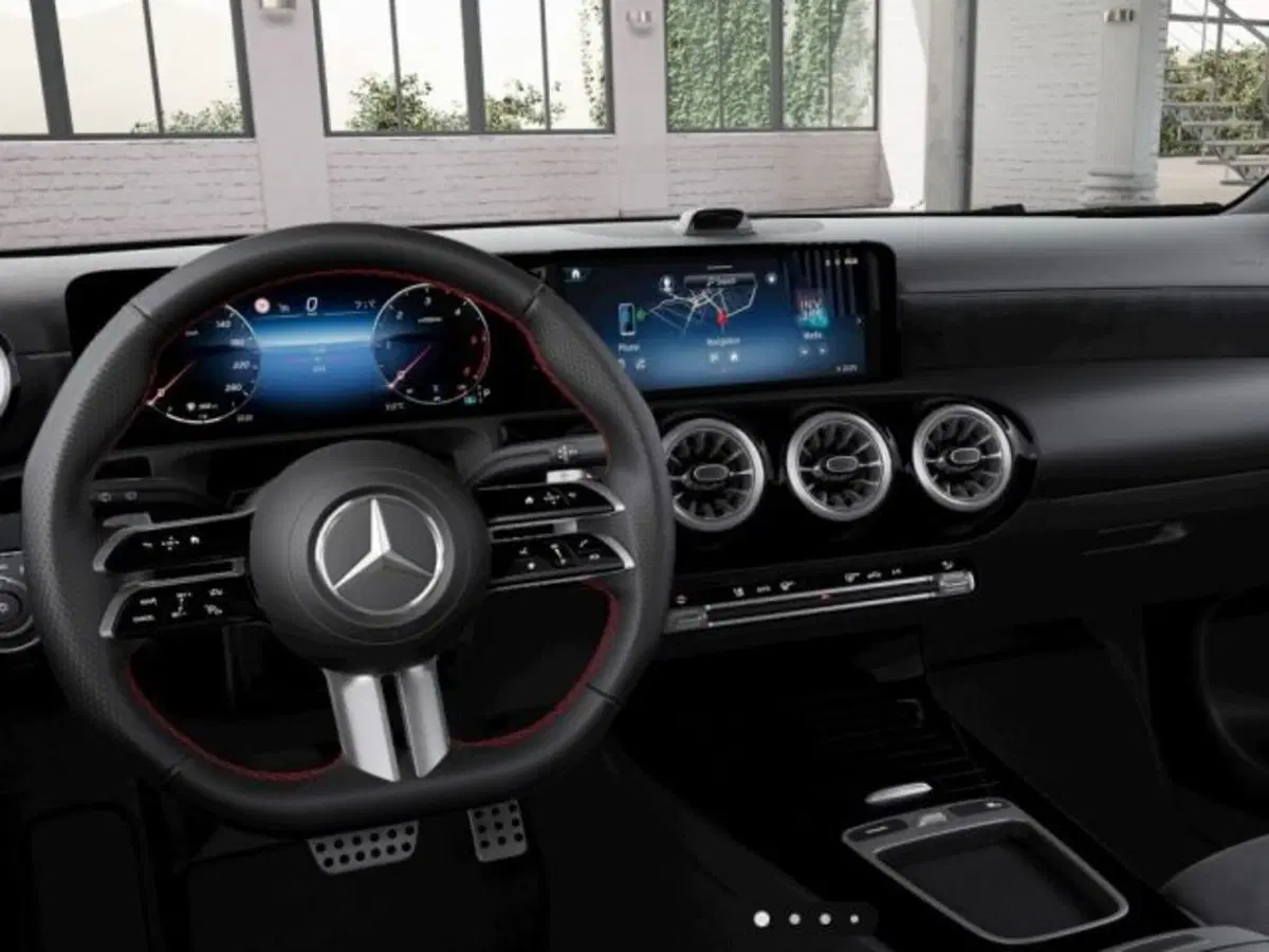 Mercedes-Benz Classe A Sedan nuova a Verona (8)
