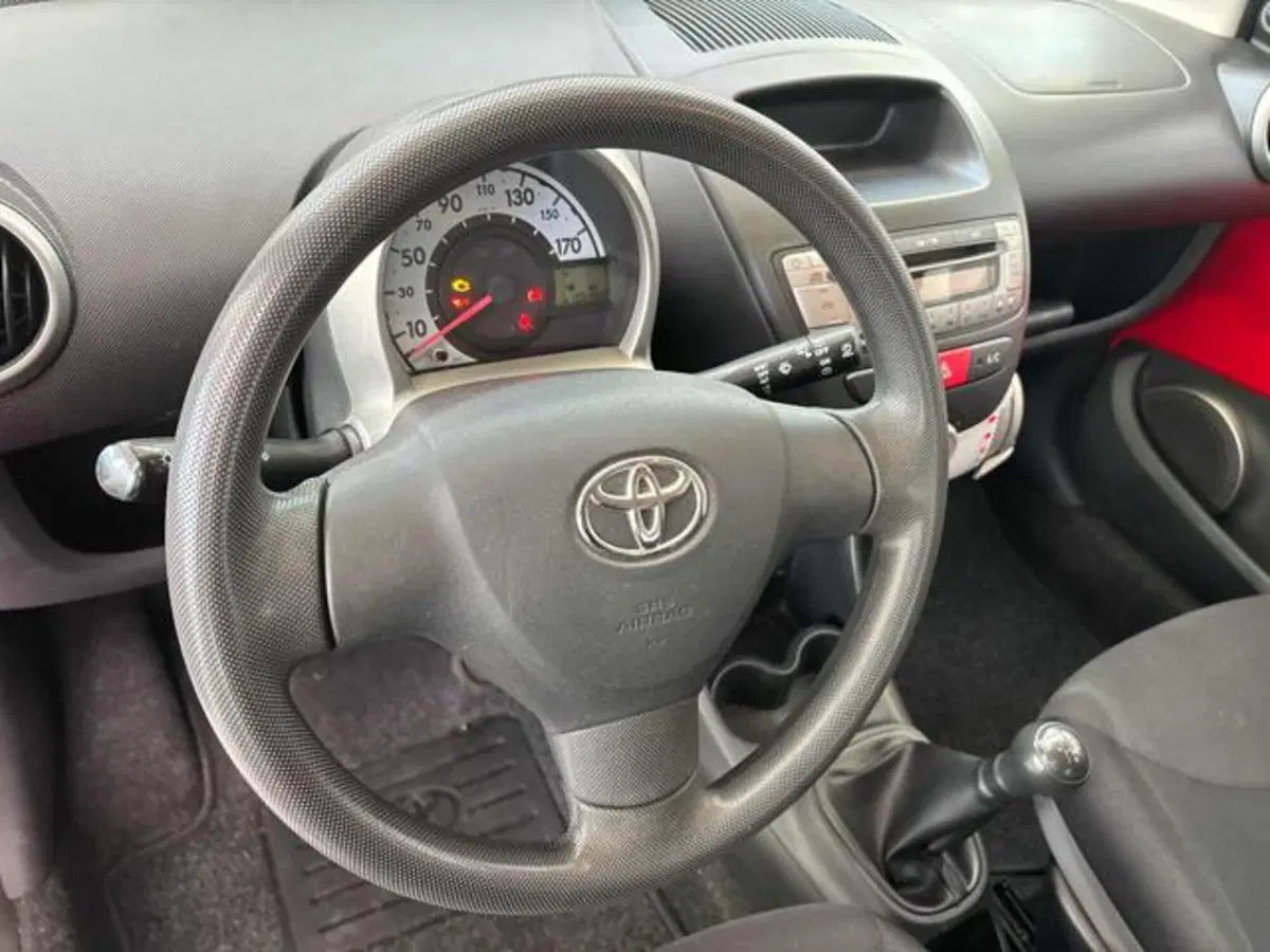 Toyota Aygo usata a Pesaro-Urbino (9)