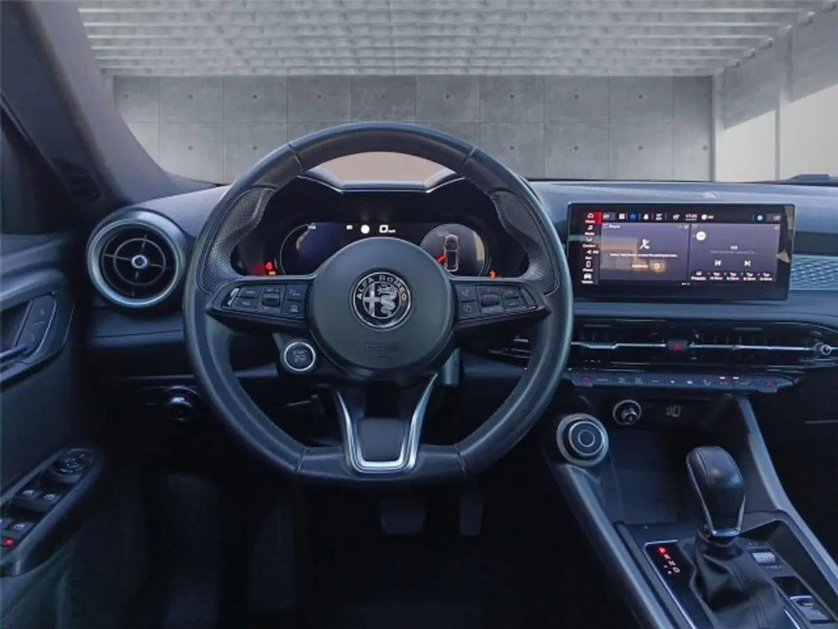 Alfa Romeo Tonale usata a Bari (13)