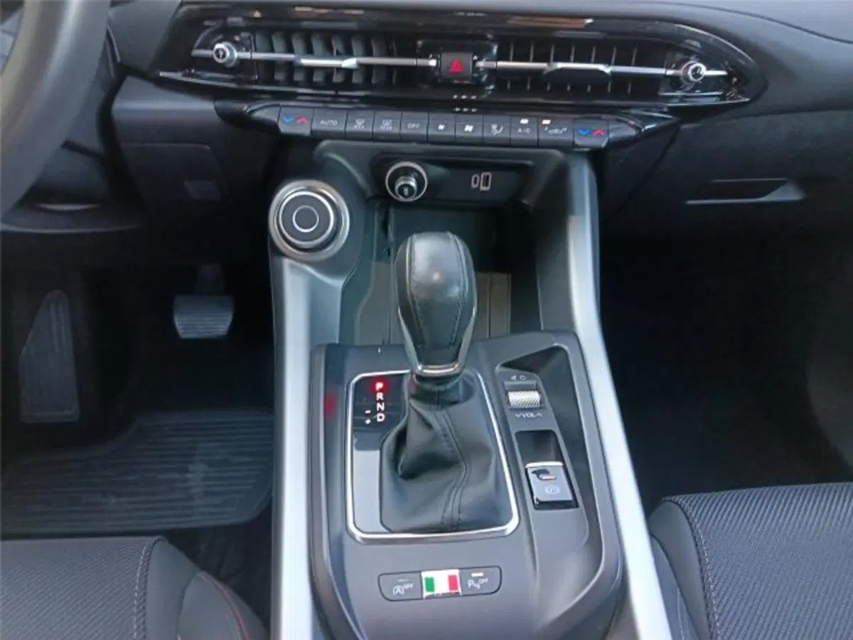 Alfa Romeo Tonale usata a Bari (16)