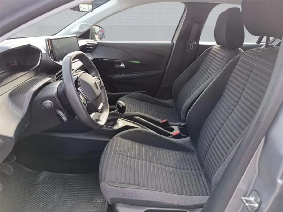 Peugeot 208 usata a Bari (11)
