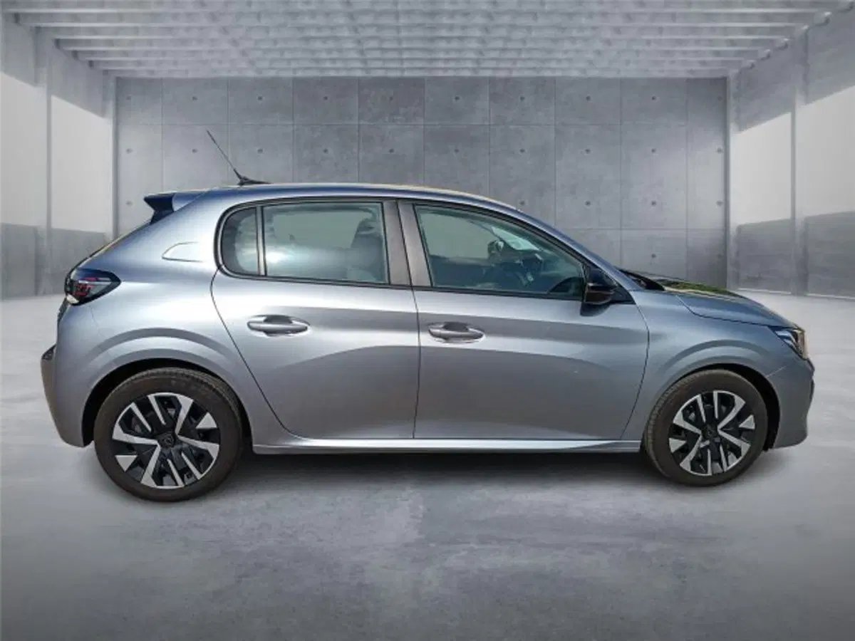 Peugeot 208 usata a Bari (7)