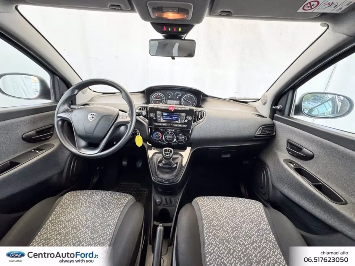 Lancia Ypsilon usata a Roma (10)
