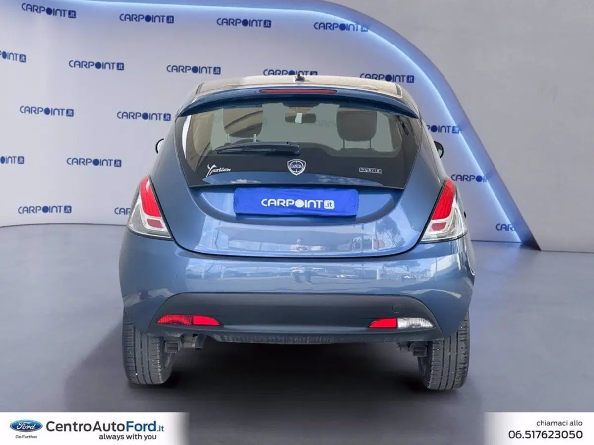 Lancia Ypsilon usata a Roma (4)