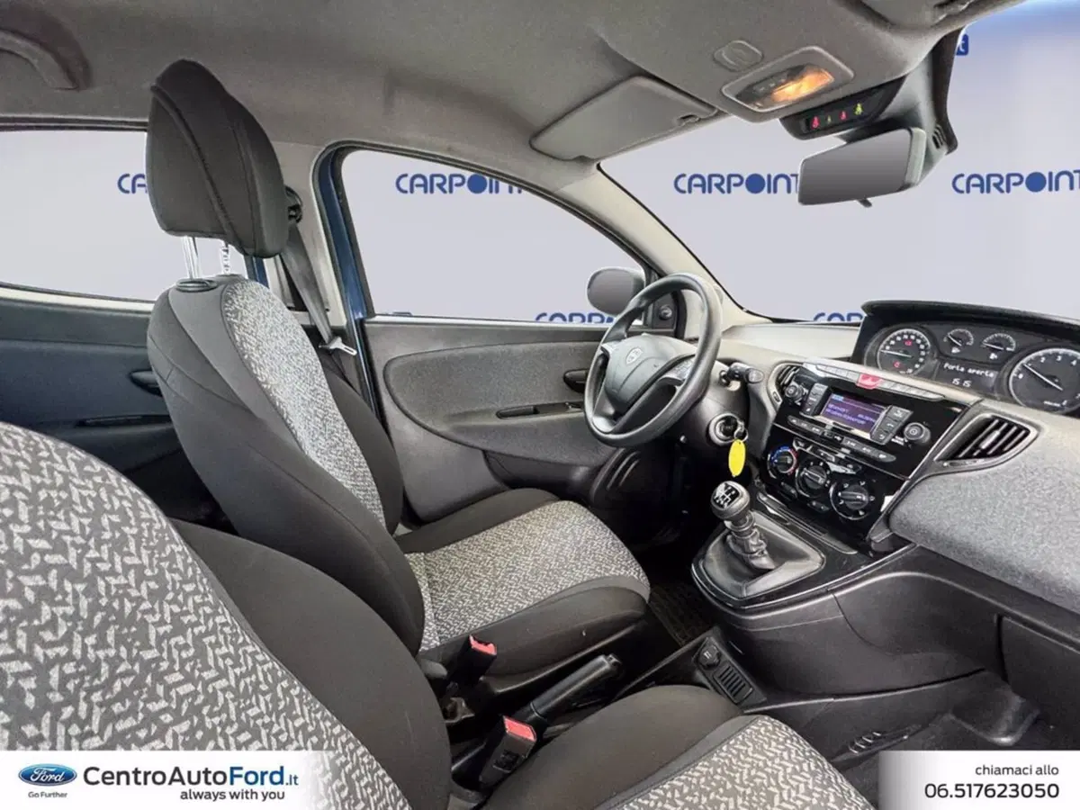 Lancia Ypsilon usata a Roma (6)