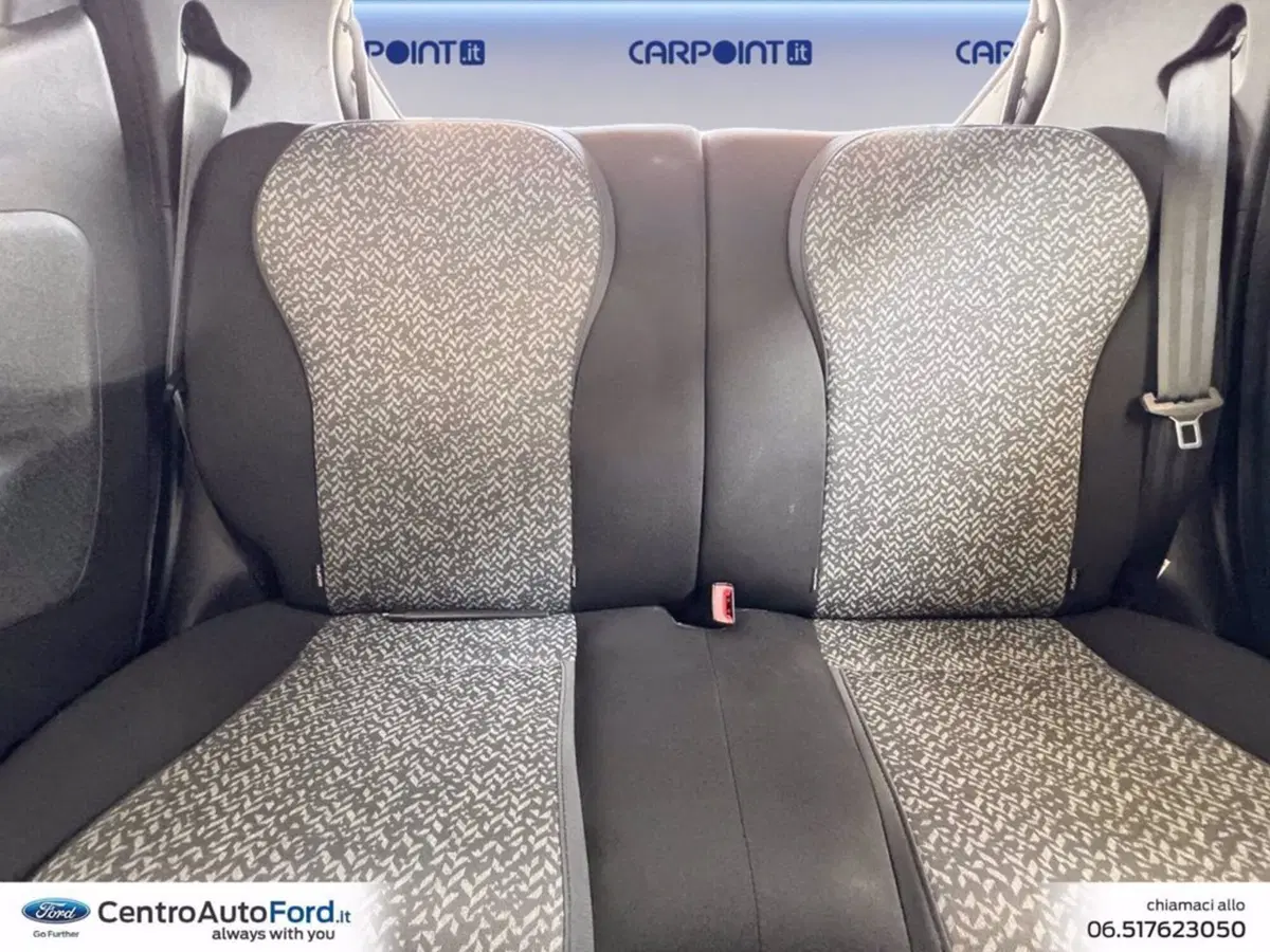 Lancia Ypsilon usata a Roma (9)