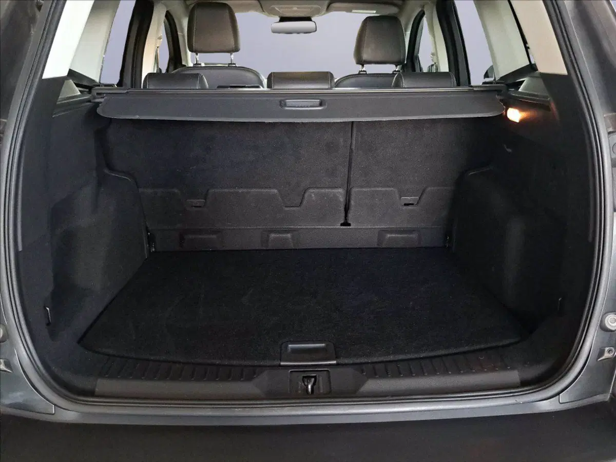 Ford Kuga usata a Milano (17)