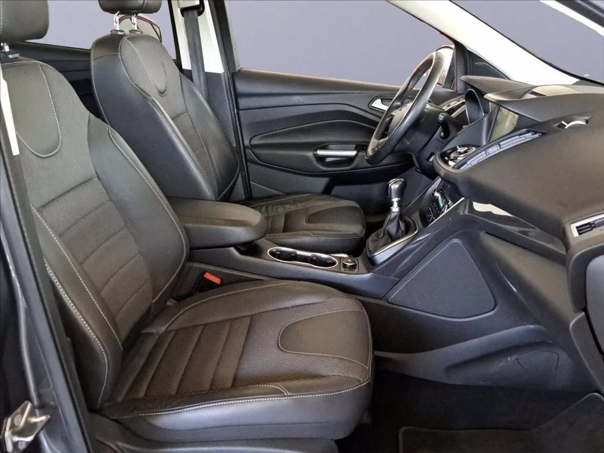 Ford Kuga usata a Milano (19)