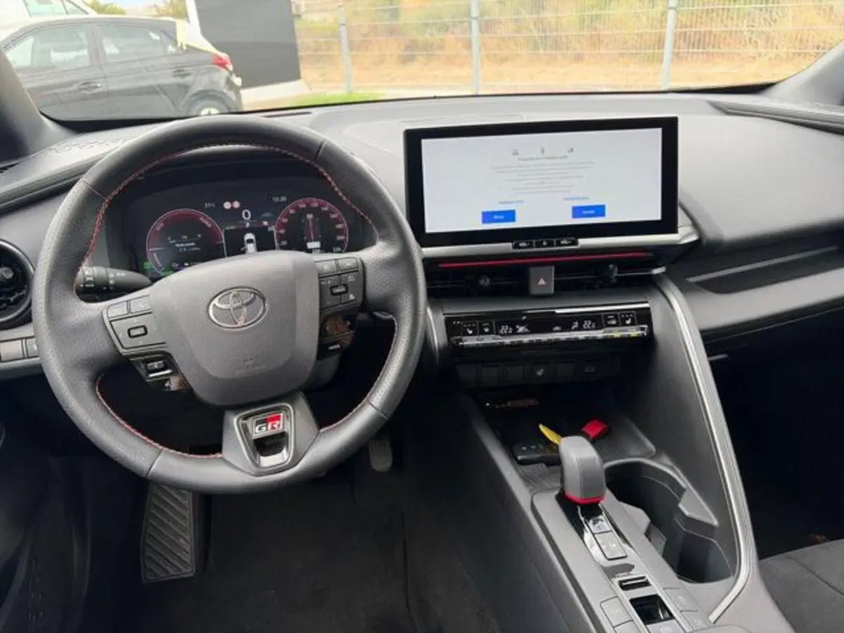 Toyota Toyota C-HR usata a Sassari (9)