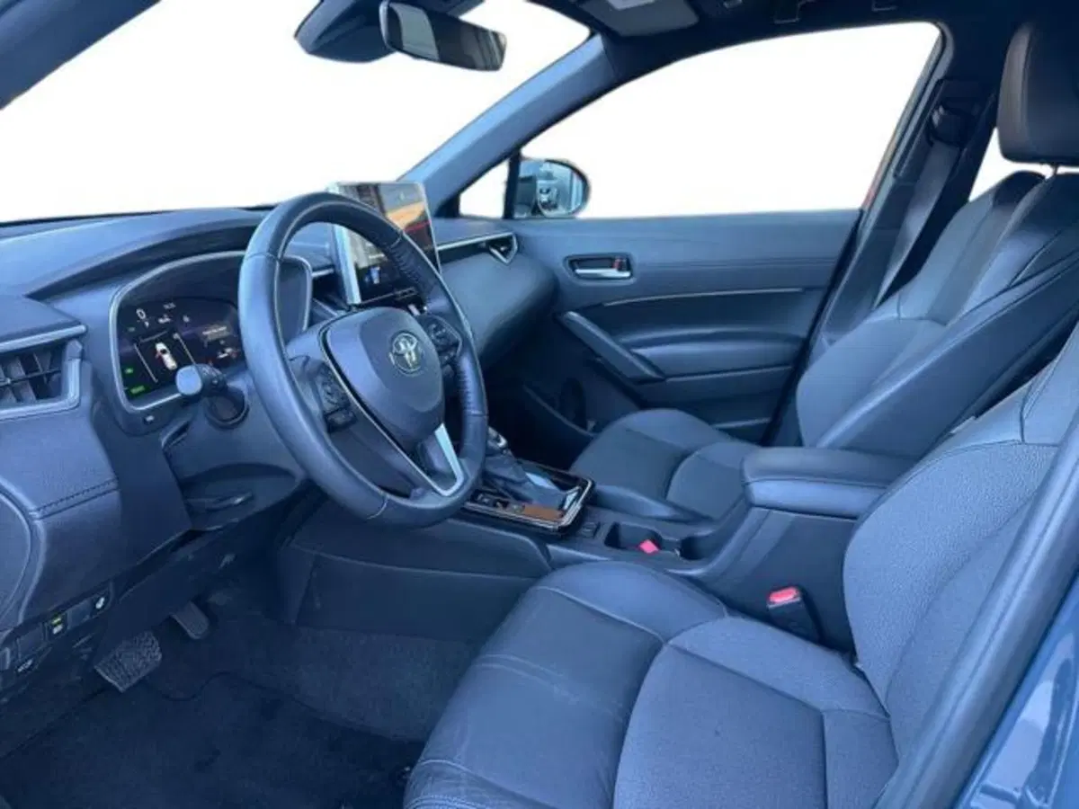 Toyota Corolla Cross usata a Sassari (7)