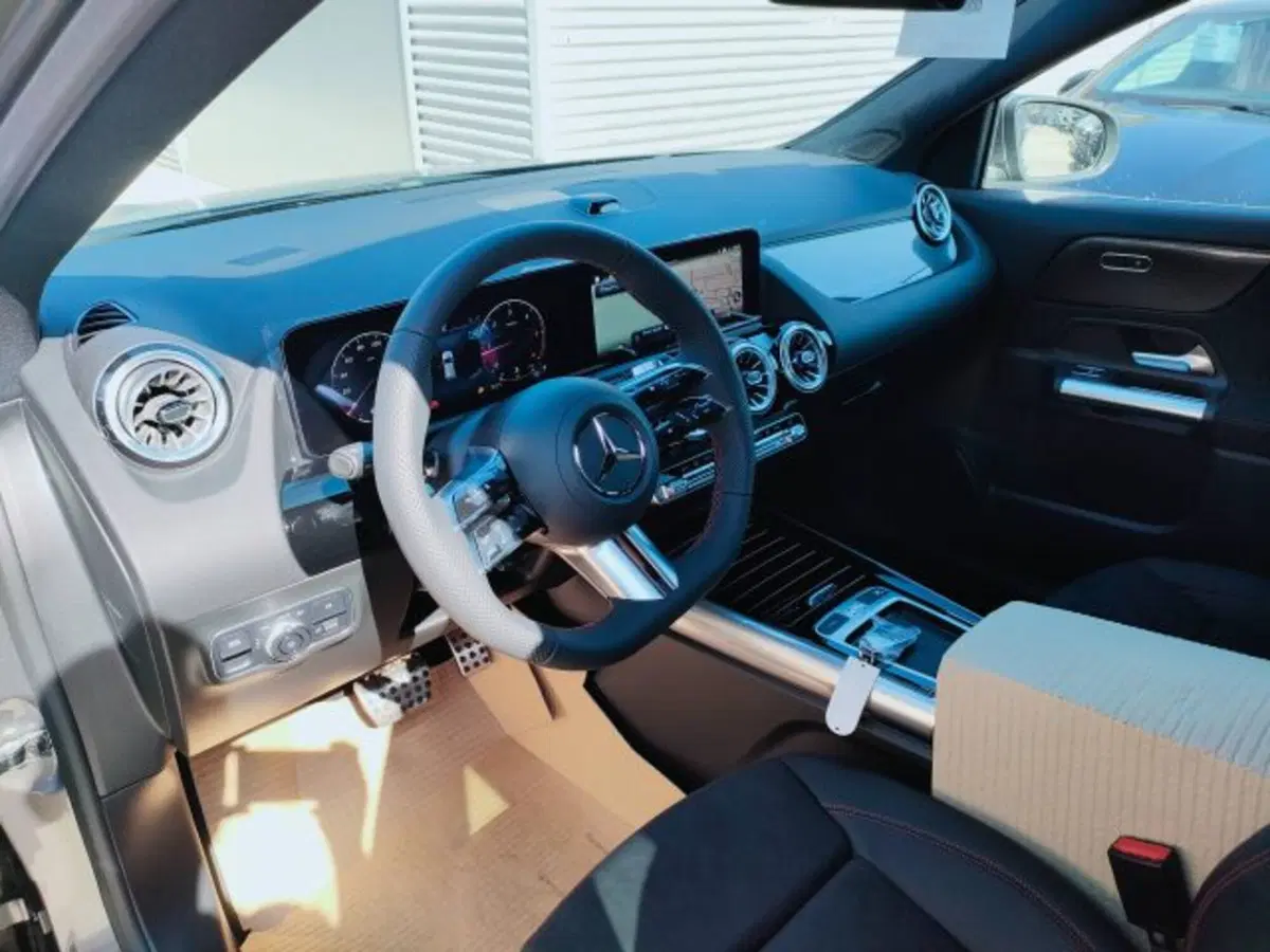 Mercedes-Benz GLA SUV nuova a Teramo (10)