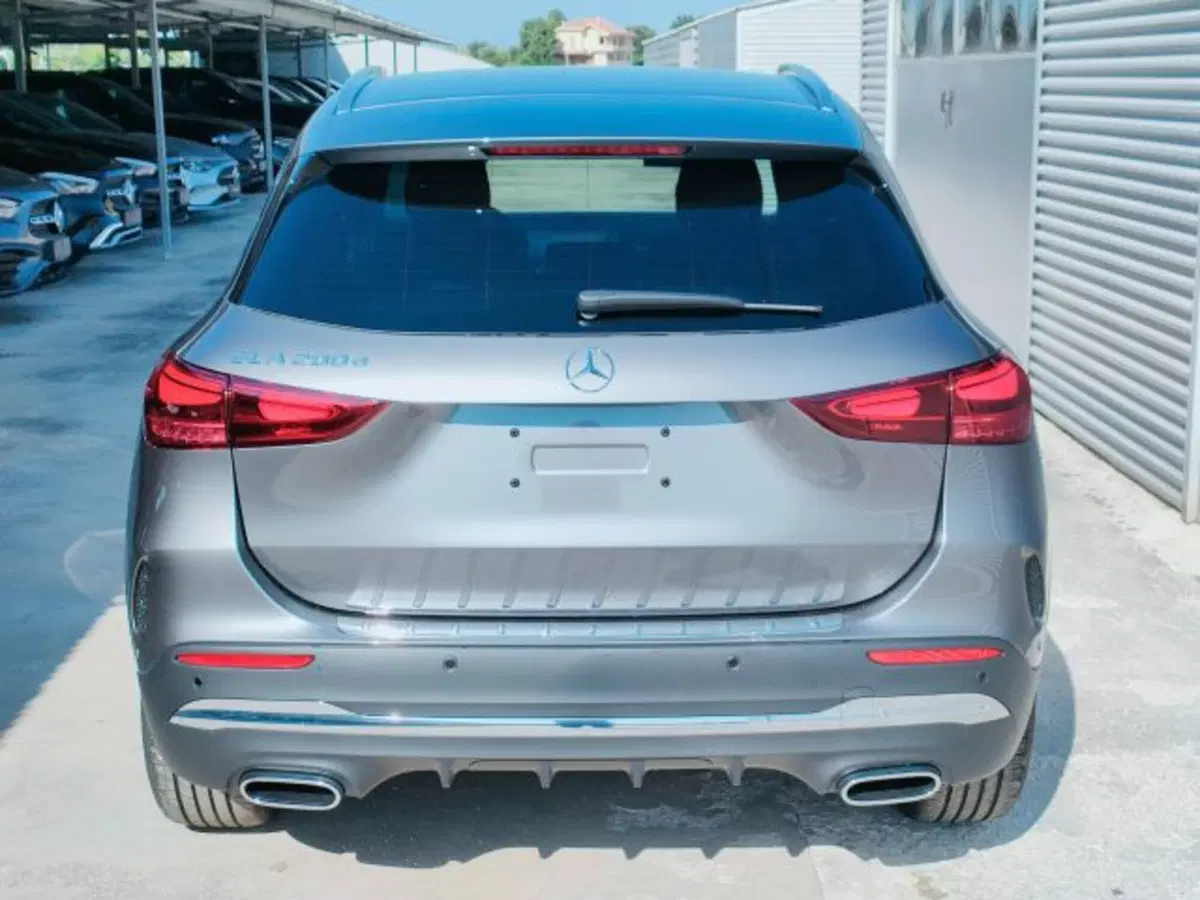 Mercedes-Benz GLA SUV nuova a Teramo (4)