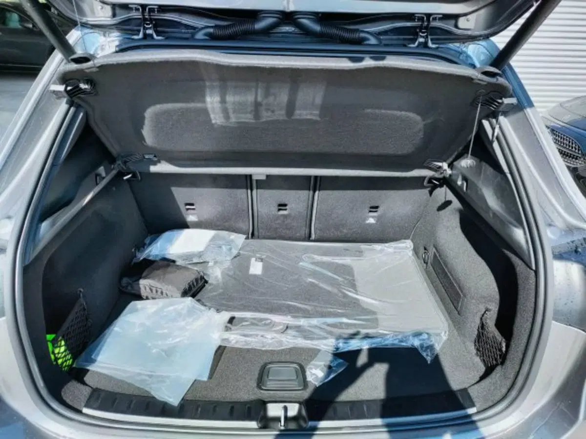Mercedes-Benz GLA SUV nuova a Teramo (5)