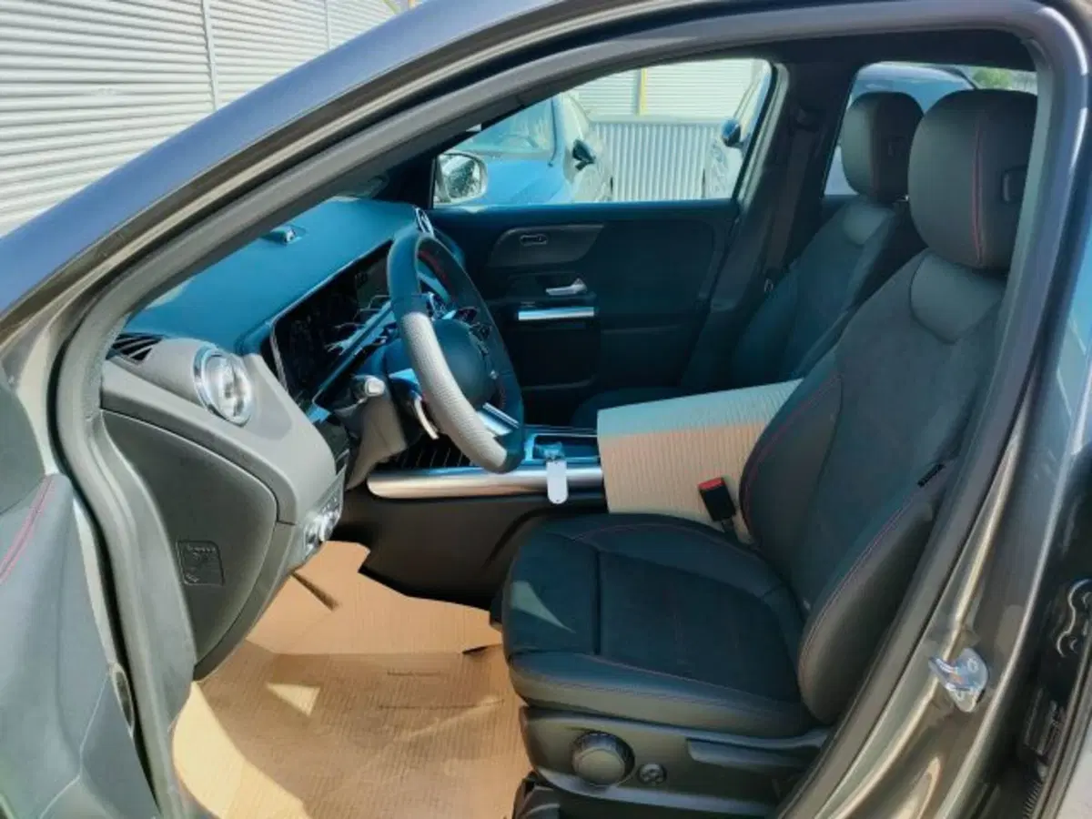 Mercedes-Benz GLA SUV nuova a Teramo (9)