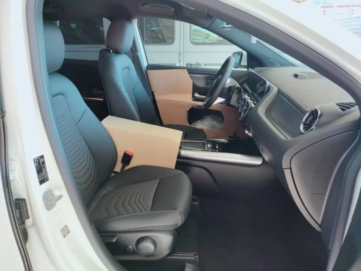 Mercedes-Benz GLA SUV nuova a Teramo (12)
