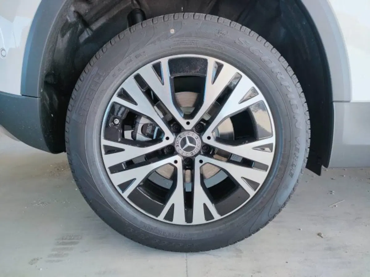 Mercedes-Benz GLA SUV nuova a Teramo (7)