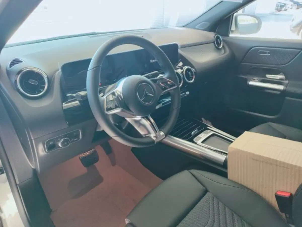 Mercedes-Benz GLA SUV nuova a Teramo (9)