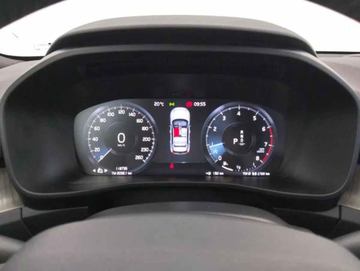 Volvo XC40 usata a Como (11)