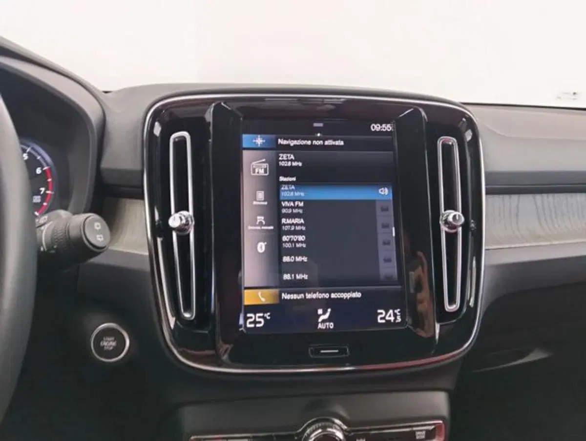 Volvo XC40 usata a Como (12)