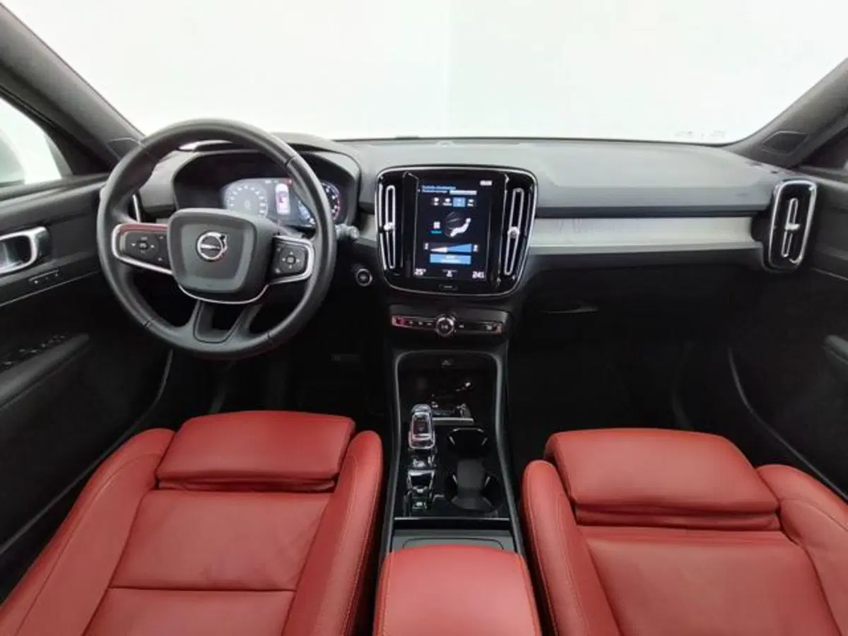 Volvo XC40 usata a Como (4)
