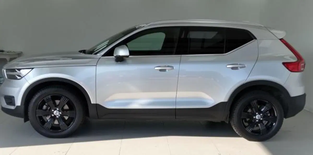 Volvo XC40 usata a Como (8)