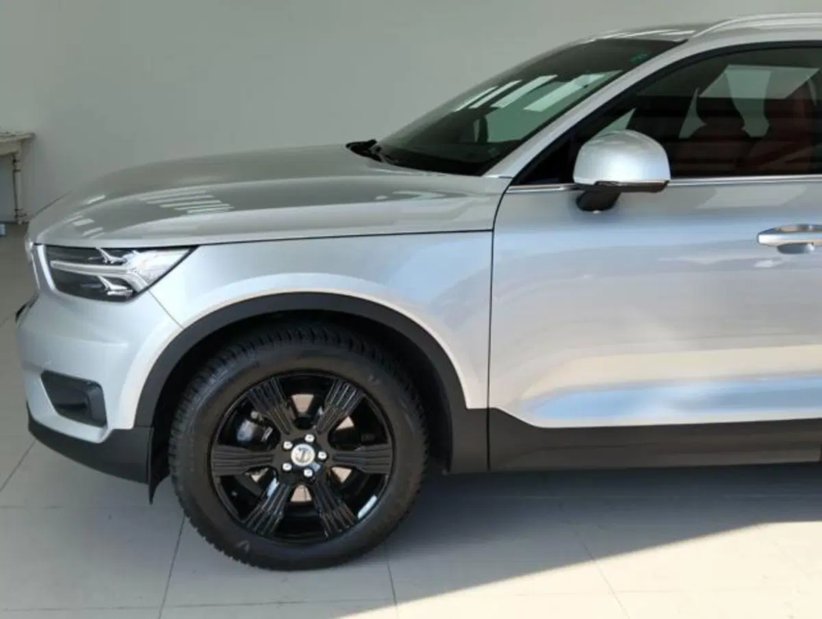 Volvo XC40 usata a Como (9)