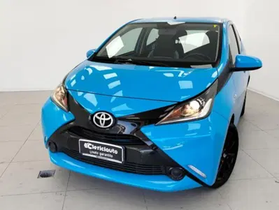 Toyota Aygo 1.0 VVT-i 69 CV 5 porte x-cite del 2016 usata a Lurate Caccivio