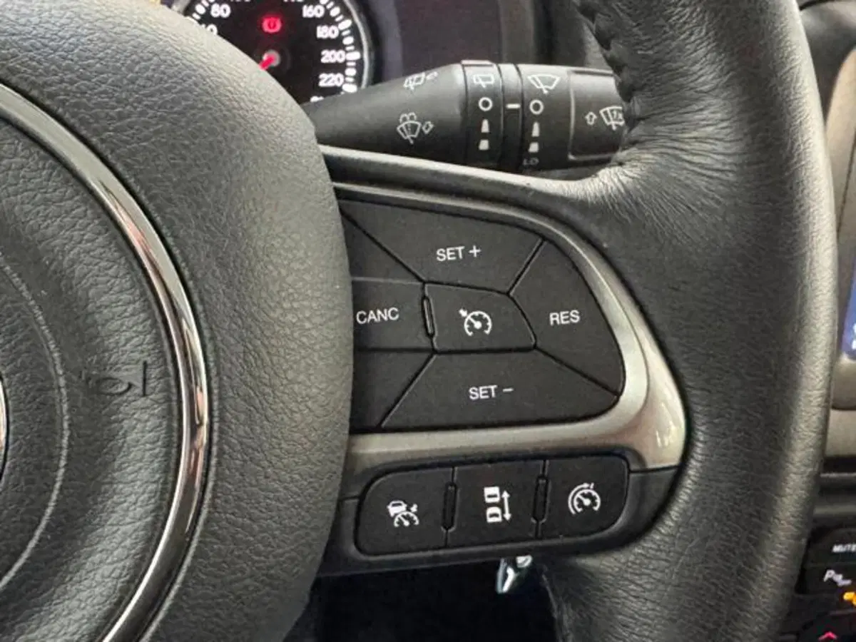 Jeep Renegade usata a Como (11)