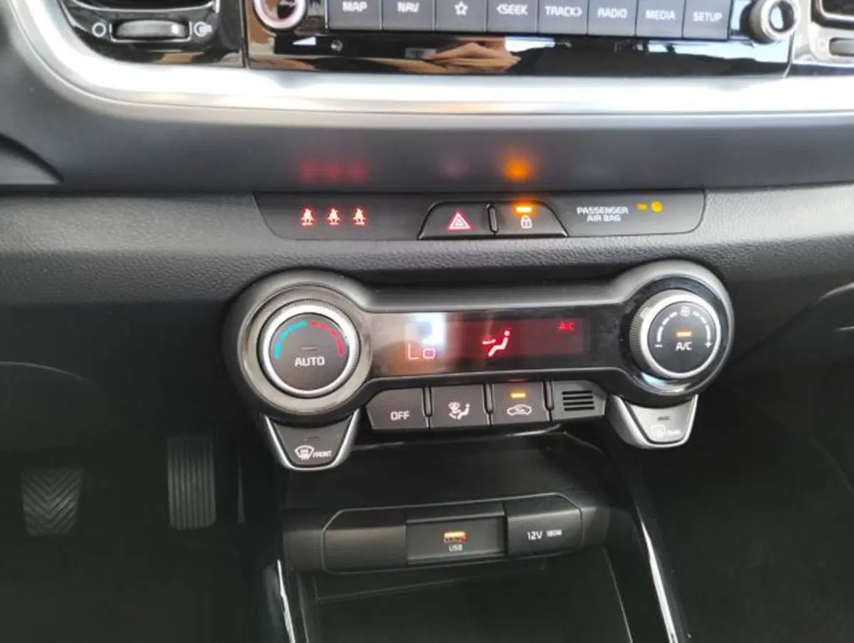 Kia Stonic usata a Como (17)