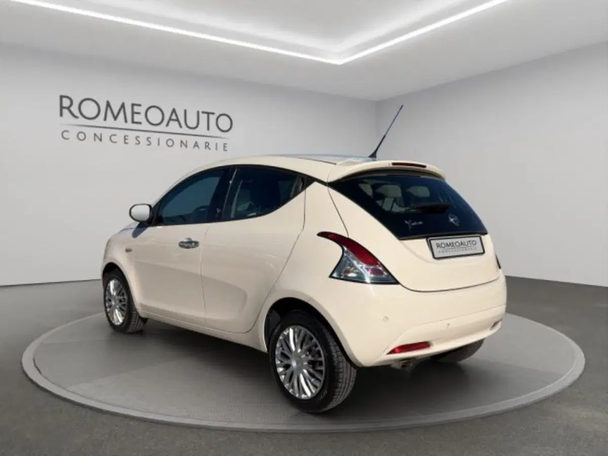 Lancia Ypsilon usata a Perugia (4)