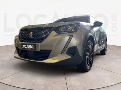 Peugeot 2008 1.2 turbo Allure 100cv del 2023 usata a Torino