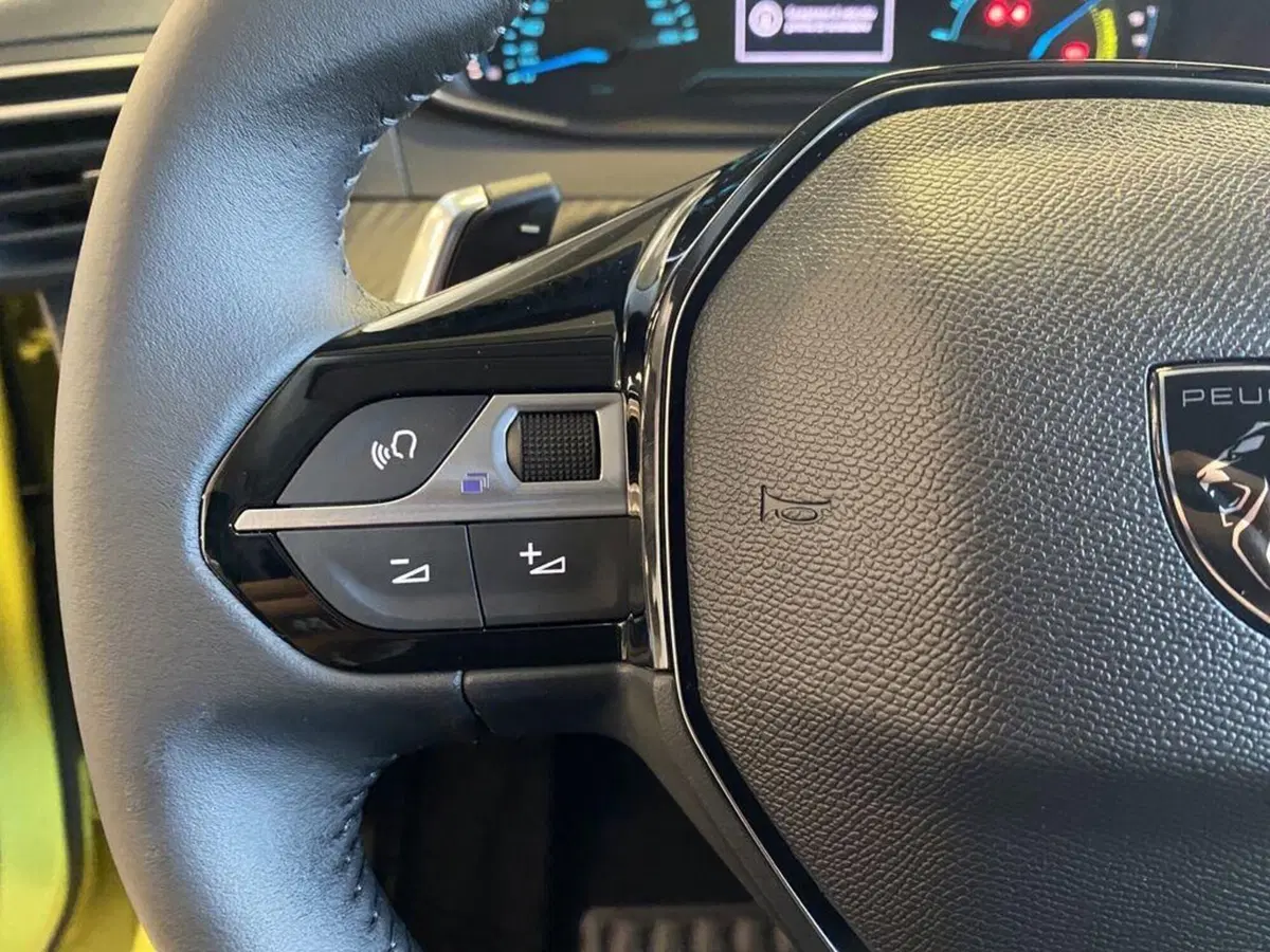 Peugeot 208 nuova a Torino (13)