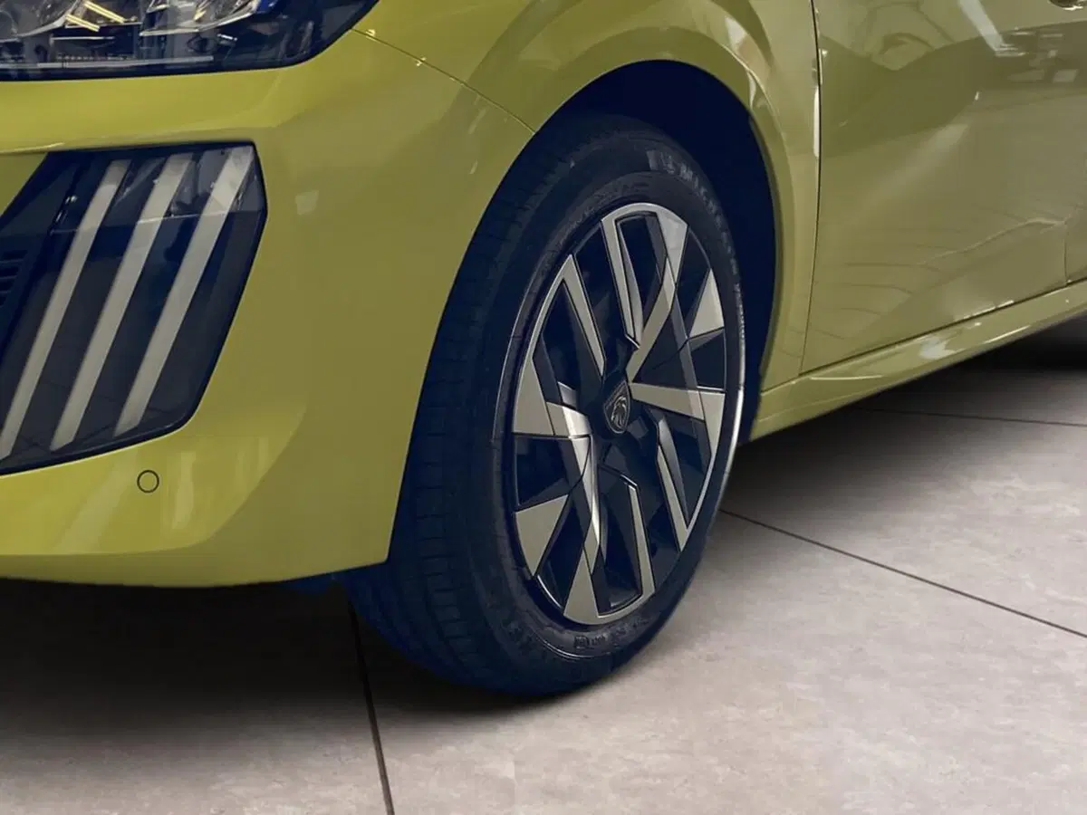 Peugeot 208 nuova a Torino (15)