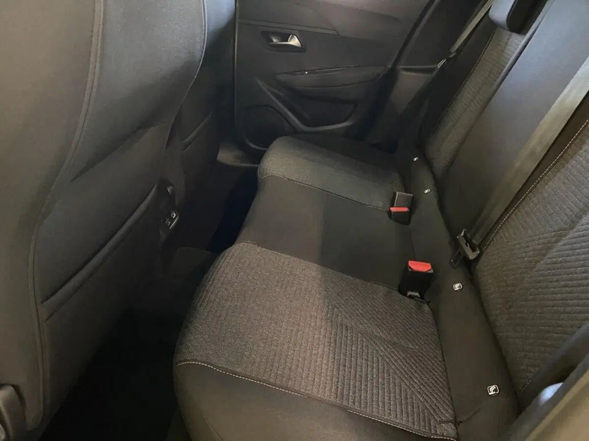Peugeot 208 nuova a Torino (8)
