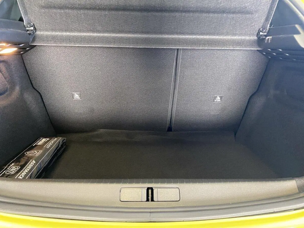 Peugeot 208 nuova a Torino (9)