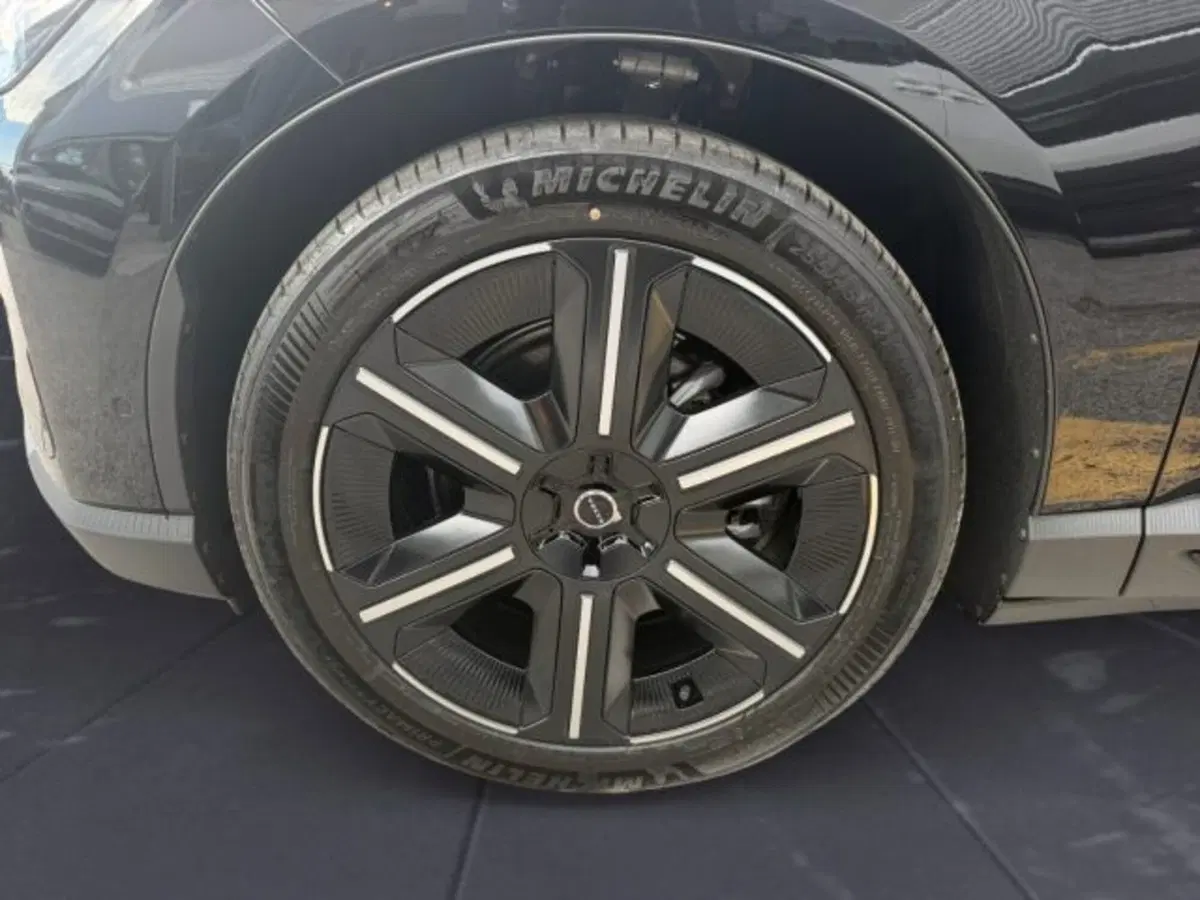 Volvo EX60 nuova a Udine (14)