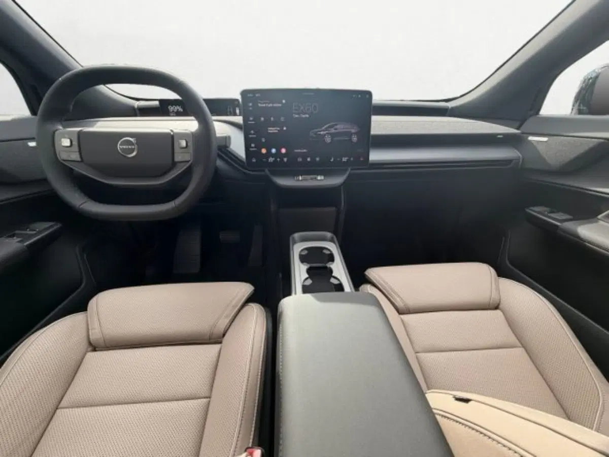 Volvo EX60 nuova a Udine (9)