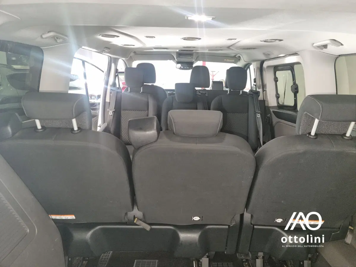 Ford Tourneo Custom usata a Cagliari (11)