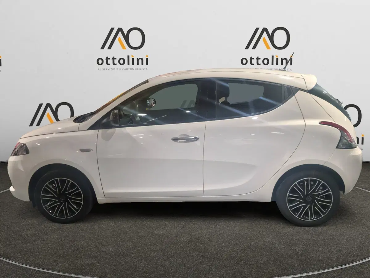 Lancia Ypsilon usata a Cagliari (3)