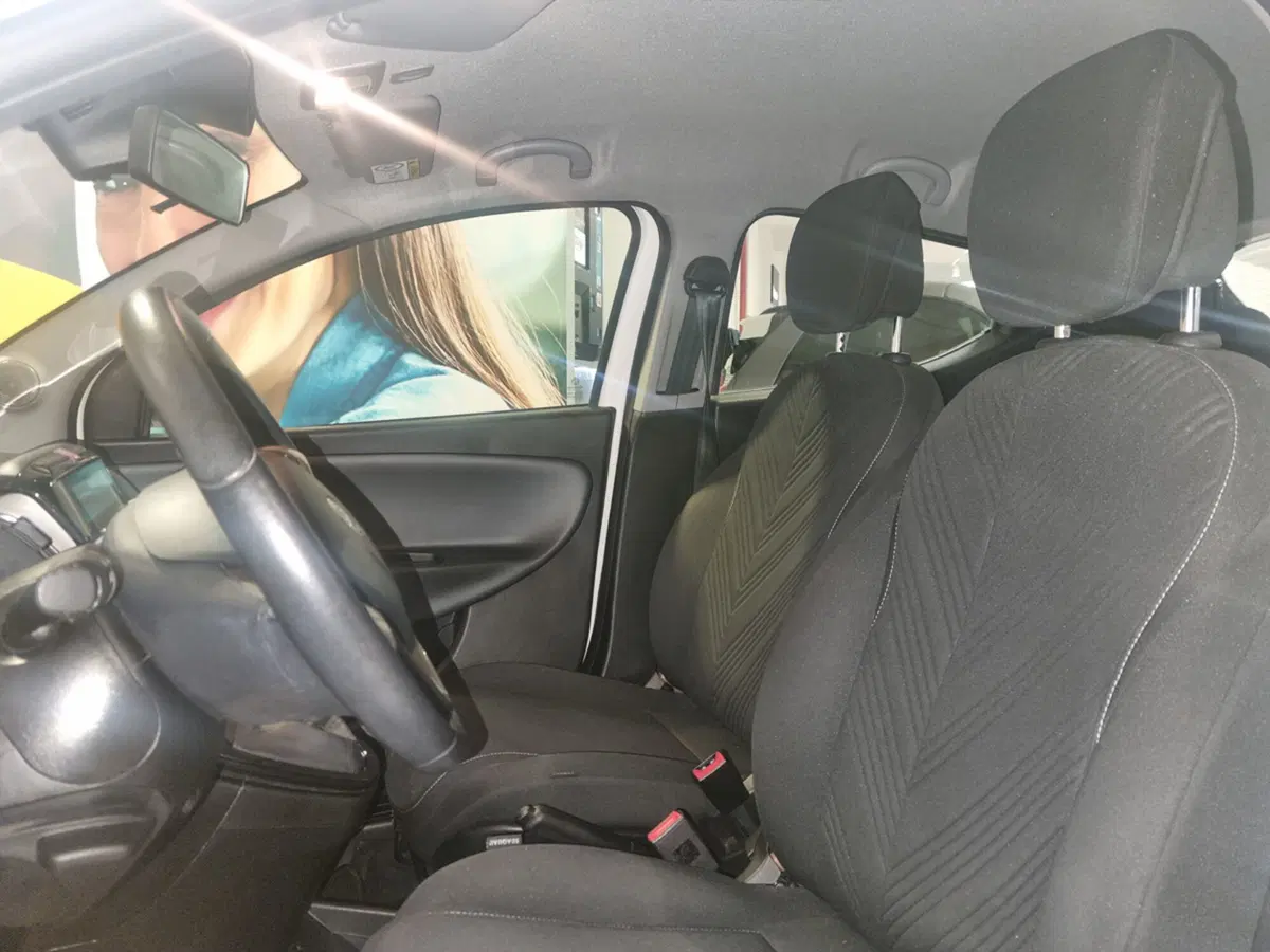 Lancia Ypsilon usata a Cagliari (8)